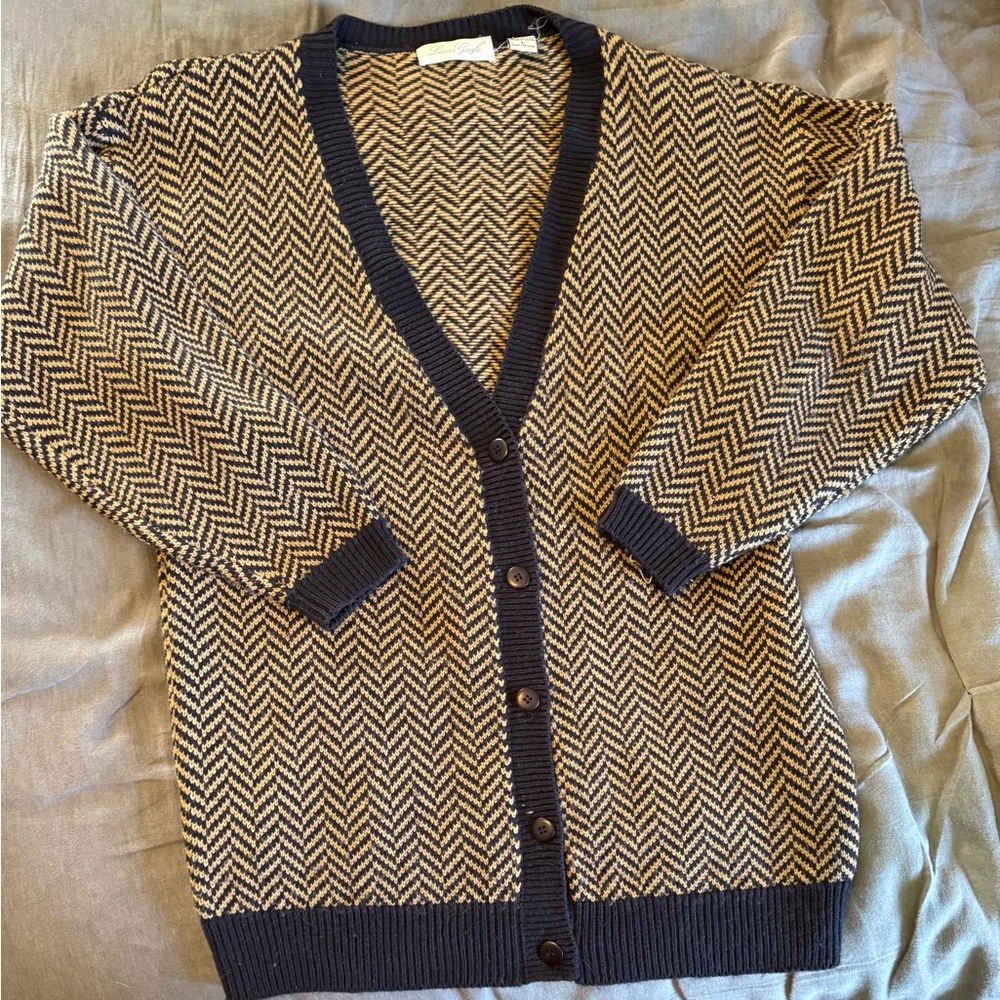 Laura Gayle - Elegant Black and Tan Women's Cardigan
